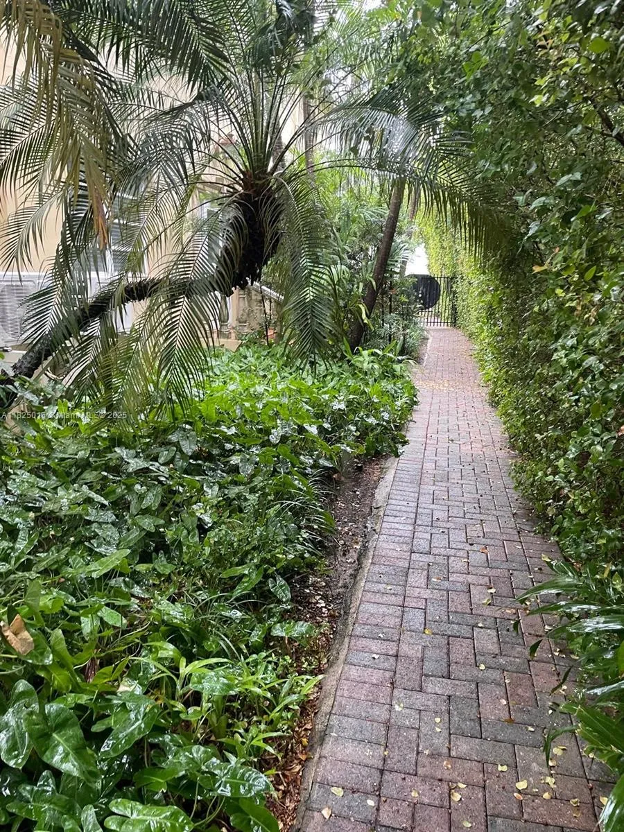 Miami Beach, Florida 33140, United States, ,1 BathroomBathrooms,Residential,Active,158612