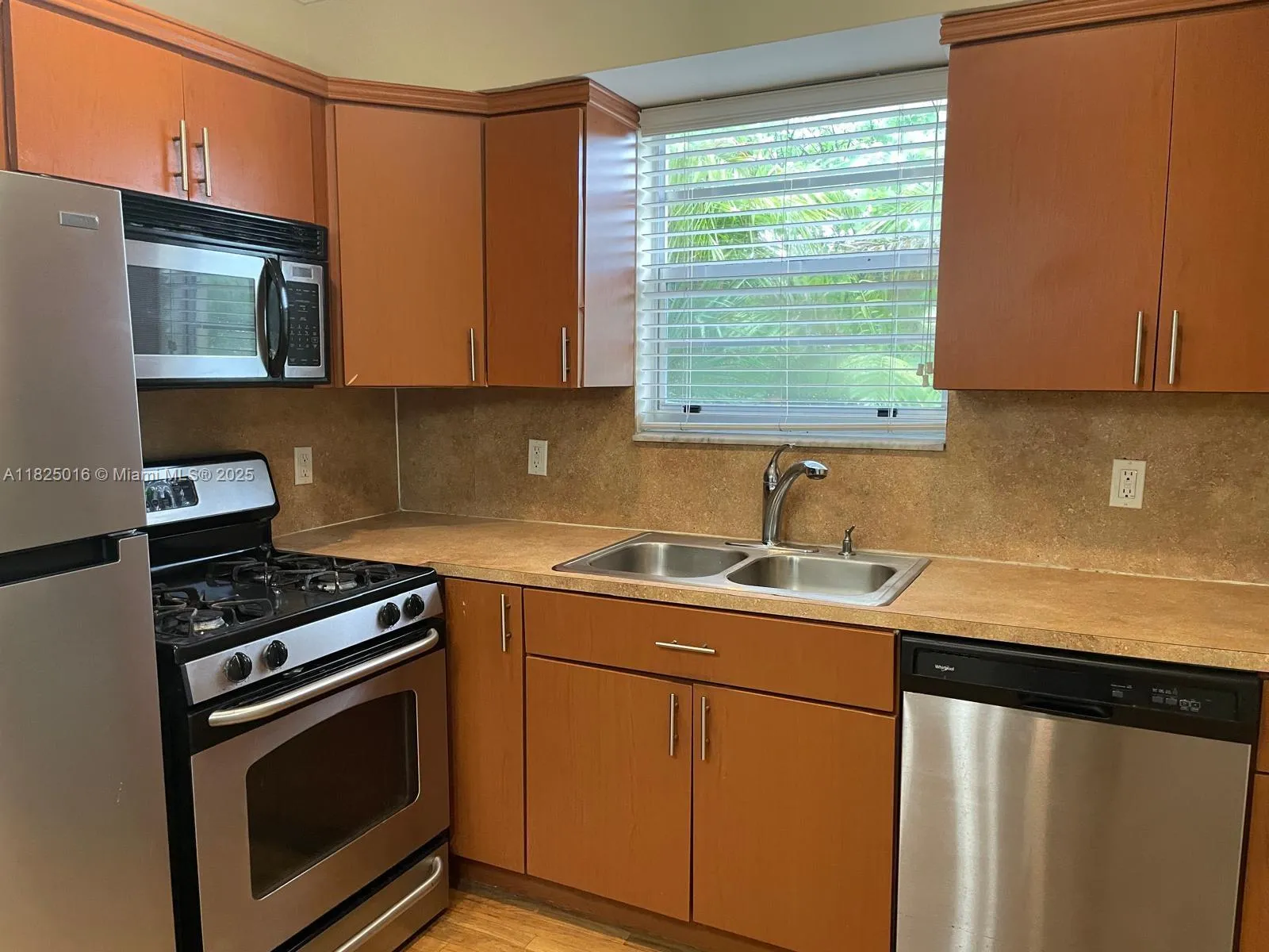 Miami Beach, Florida 33140, United States, ,1 BathroomBathrooms,Residential,Active,158612