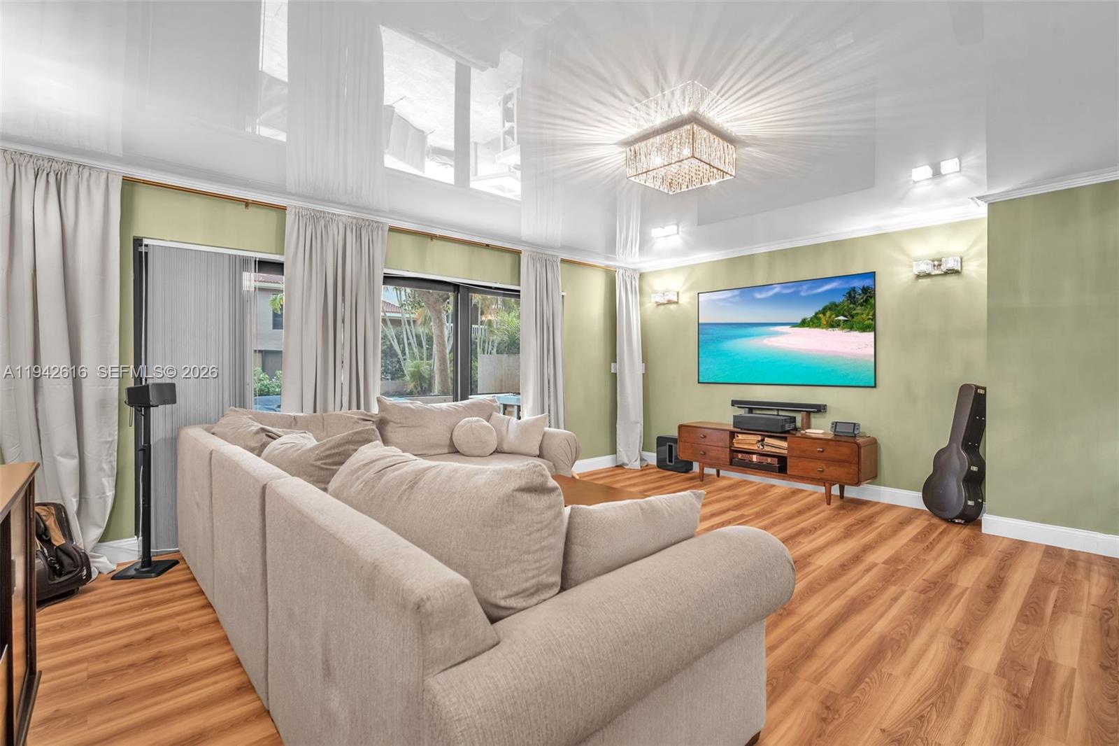 TOWNHOUSES OF EMERALD HIL - Residential