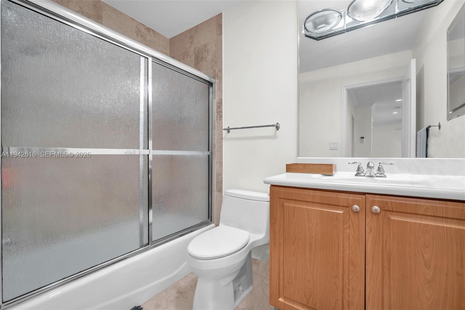 TOWNHOUSES OF EMERALD HIL - Residential