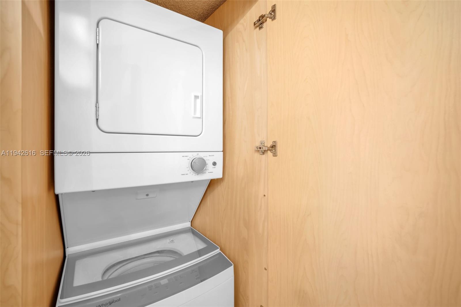 TOWNHOUSES OF EMERALD HIL - Residential