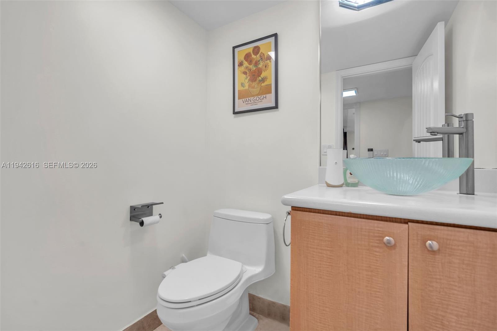 TOWNHOUSES OF EMERALD HIL - Residential