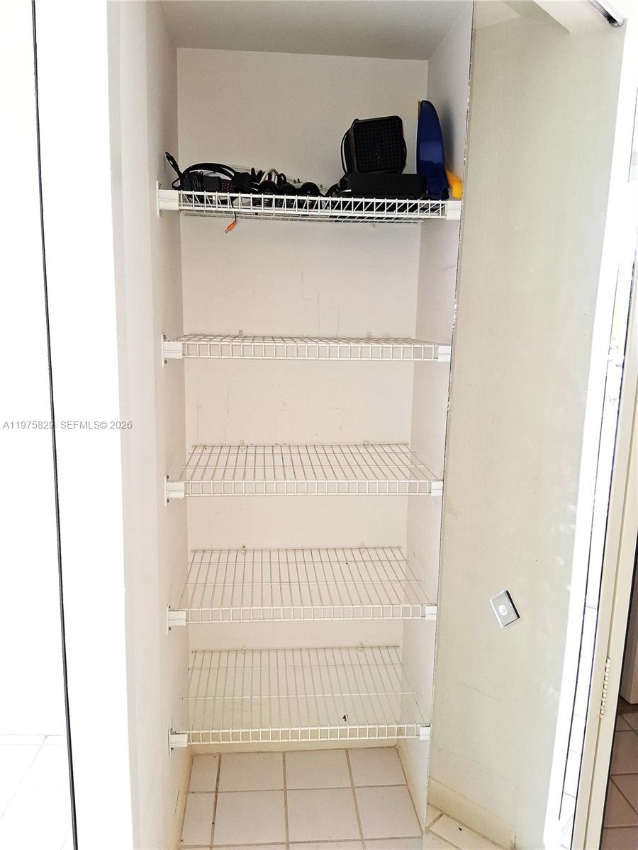 SUNRISE LAKES 213 CONDO - Residential