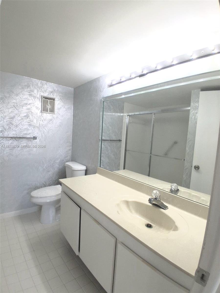 SUNRISE LAKES 213 CONDO - Residential