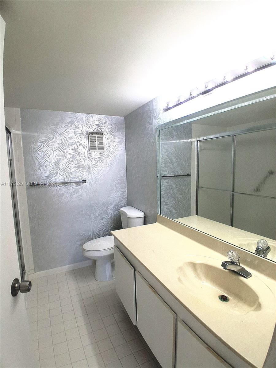 SUNRISE LAKES 213 CONDO - Residential