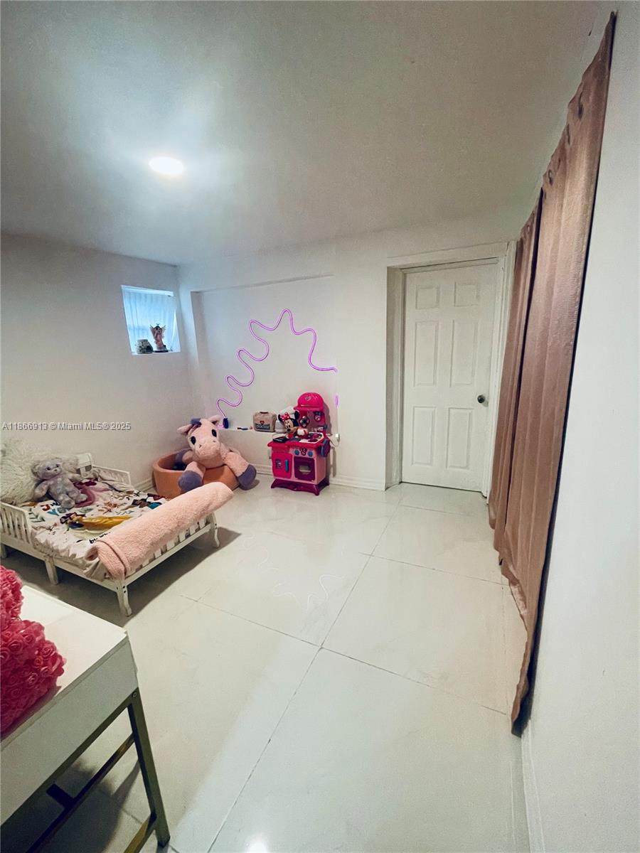 2751 NW 99th St
