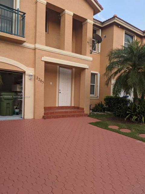 2285 NW 160th Ter 2285 Pembroke Pines FL 33028