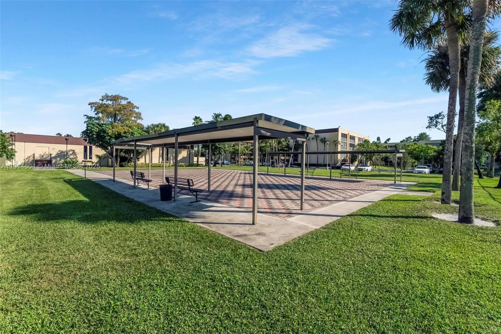 CYPRESS CHASE NORTH NO 3 - Residential