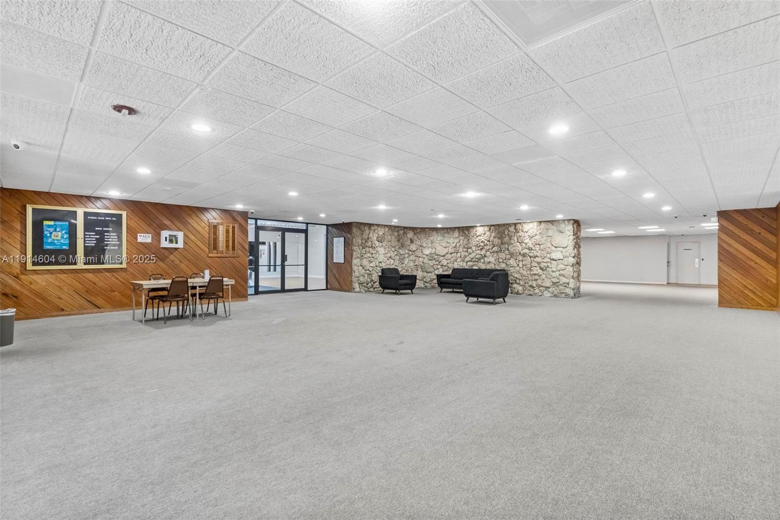 CYPRESS CHASE NORTH NO 3 - Residential