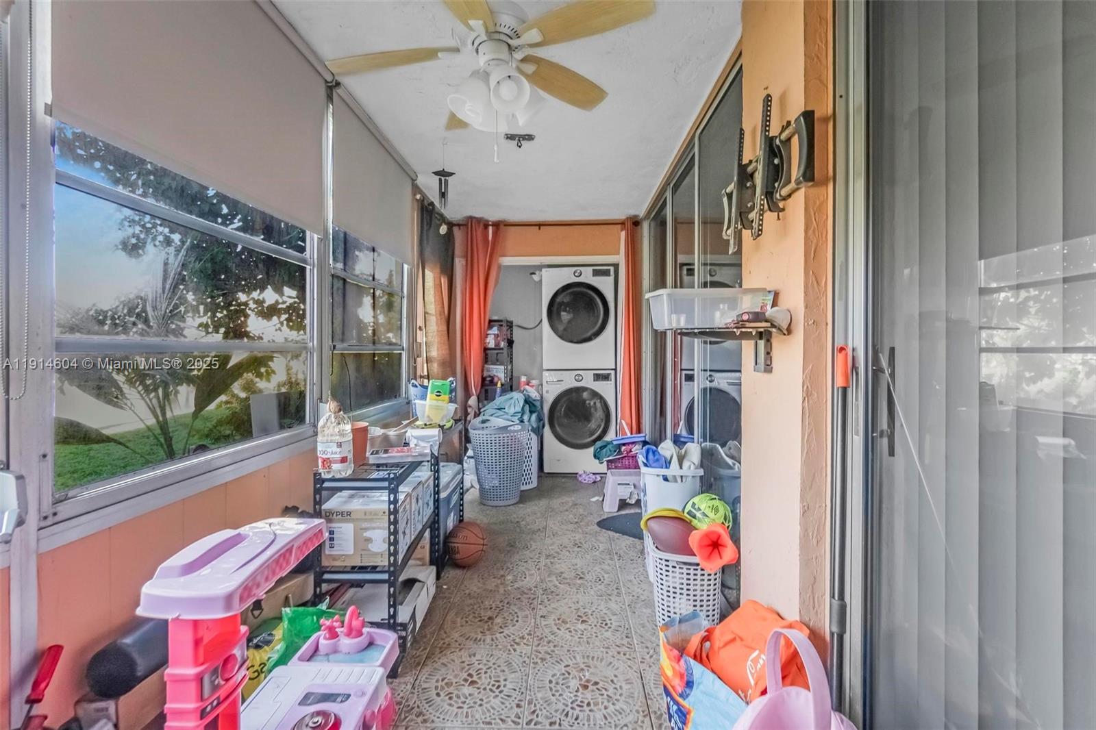 CYPRESS CHASE NORTH NO 3 - Residential