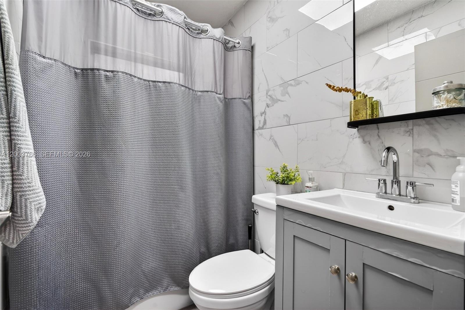 DRIFTWOOD PLAZA - Residential