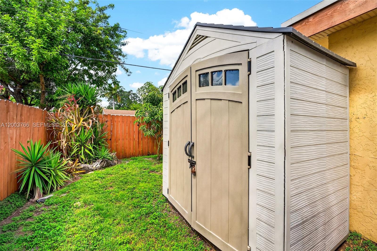 DRIFTWOOD PLAZA - Residential