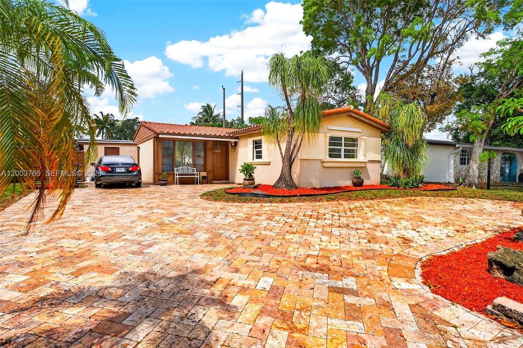 Photo of 6551 Sherman St, Hollywood, FL 33024 (MLS # A12003766)