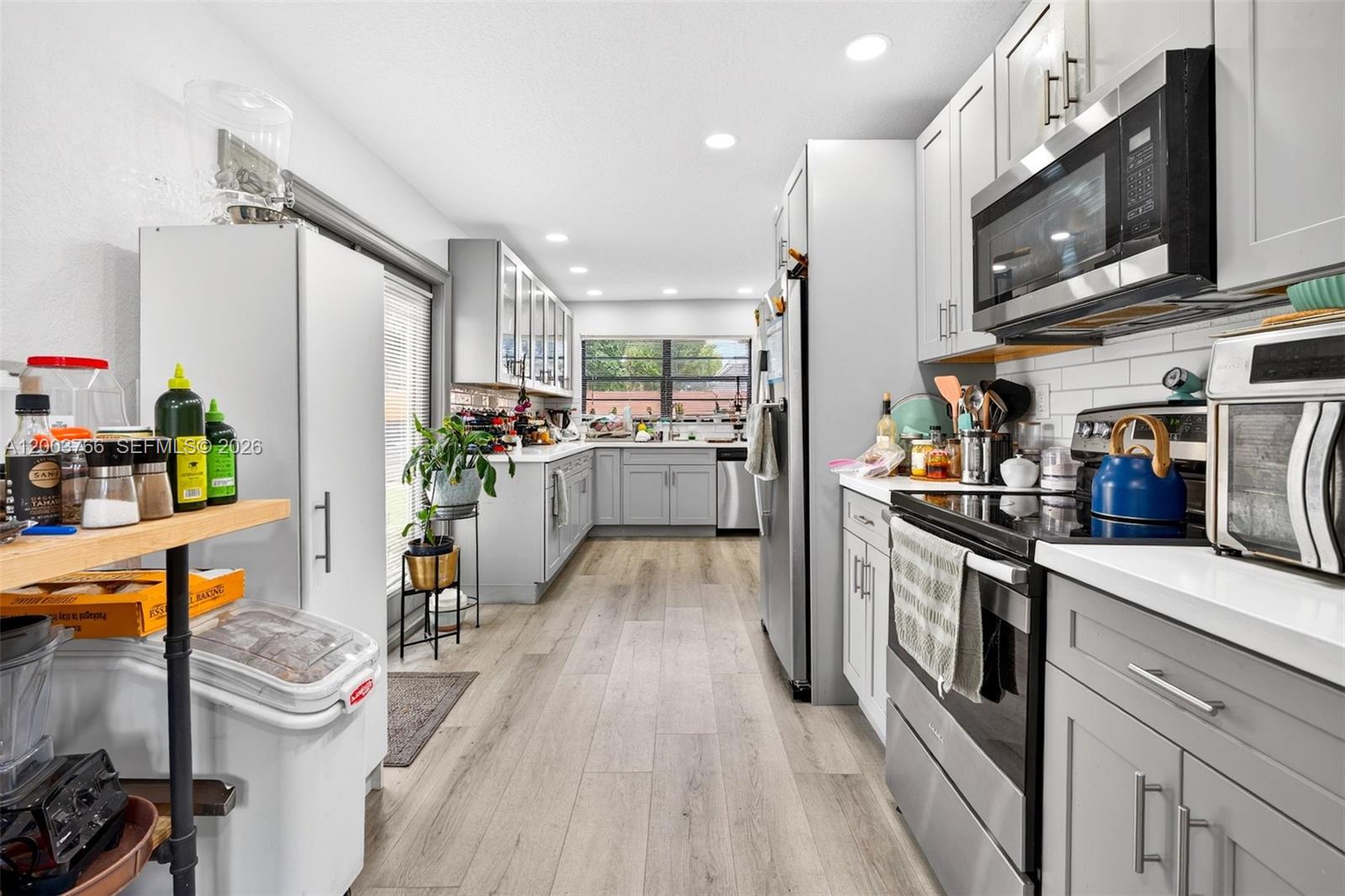 DRIFTWOOD PLAZA - Residential