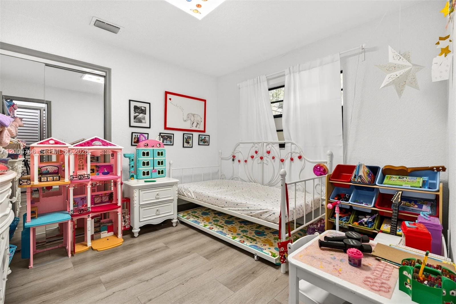 DRIFTWOOD PLAZA - Residential