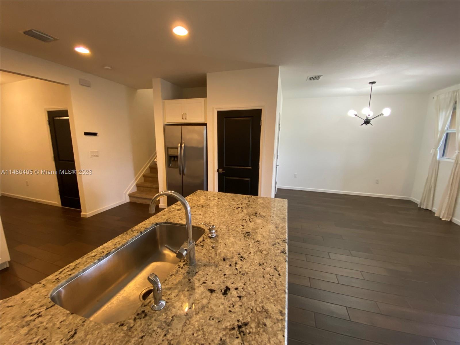 KEYS GARDEN - Residential Lease