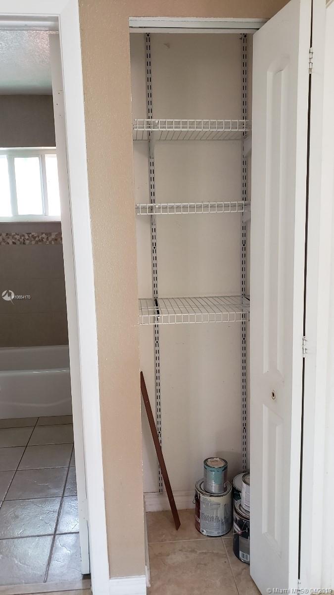 ROBLES GARDENS - Residential