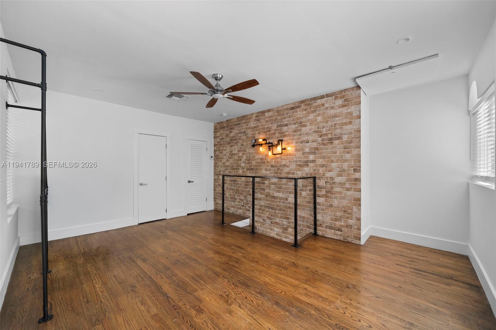 ALL CORNERS CONDO - Residential Lease