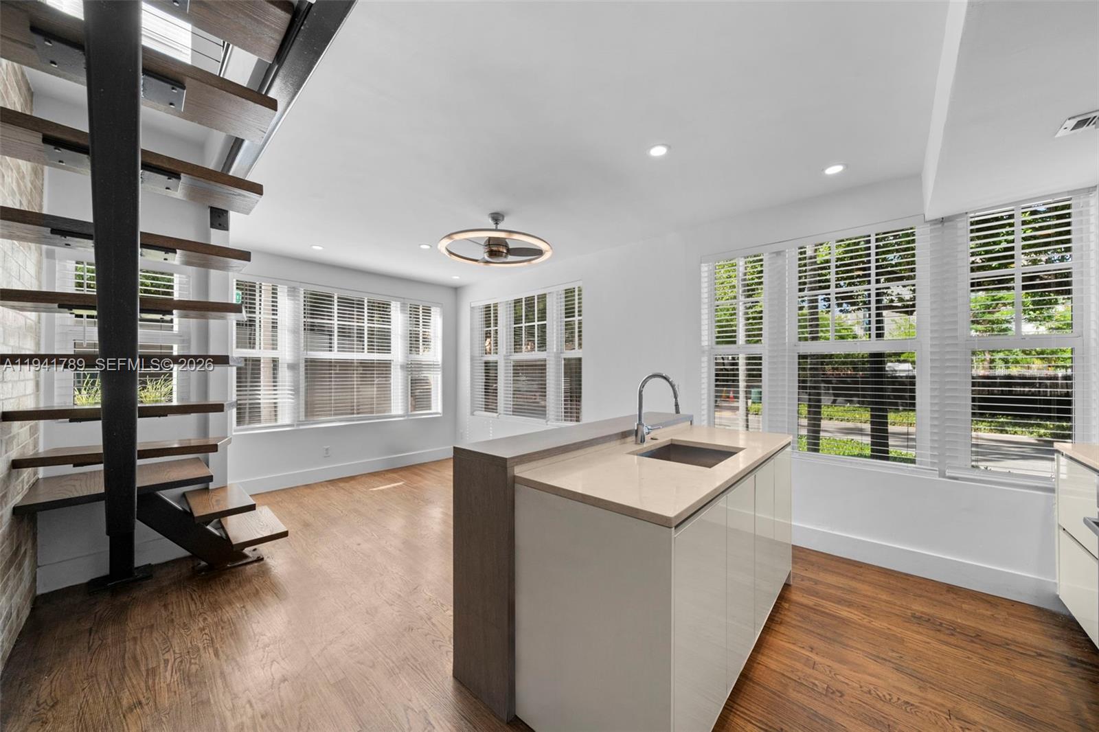 ALL CORNERS CONDO - Residential Lease