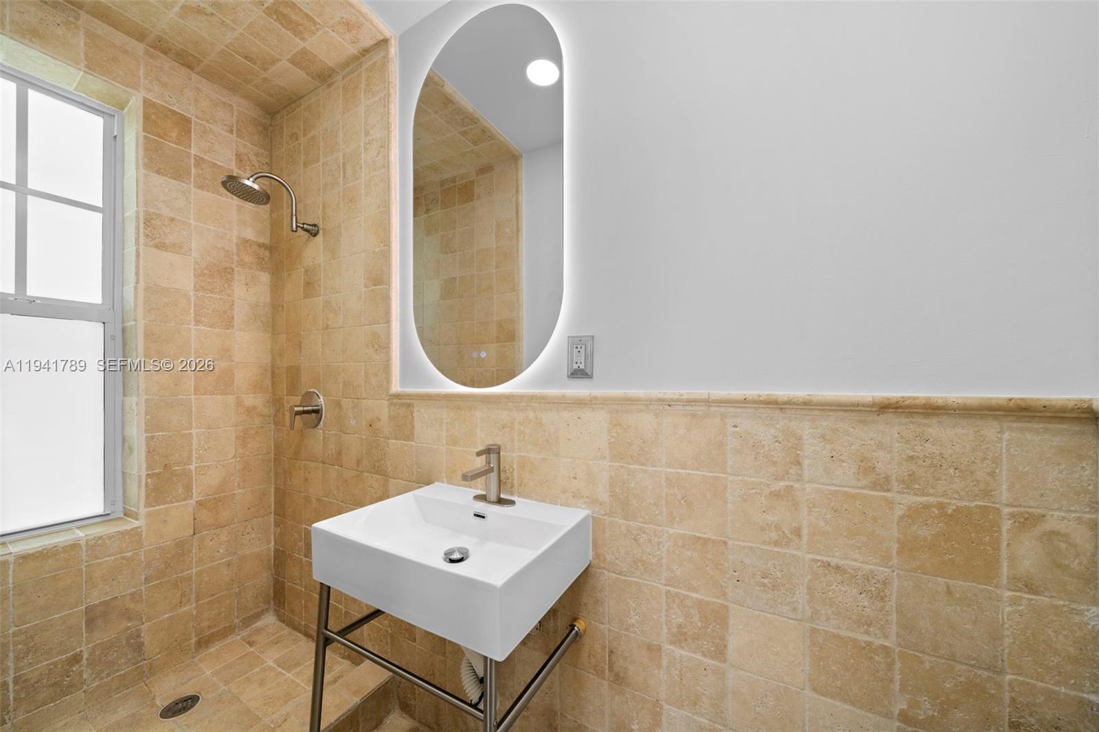 ALL CORNERS CONDO - Residential Lease