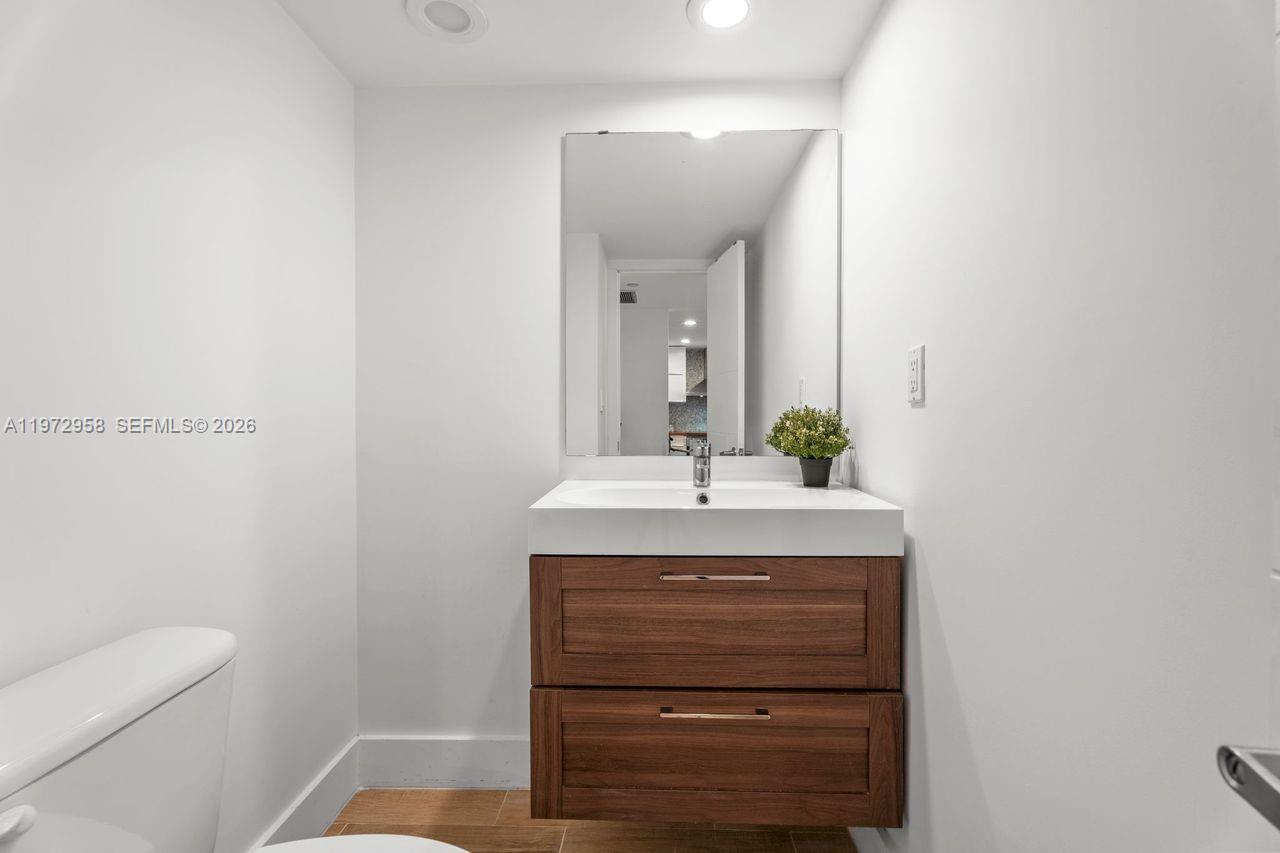 BRICKELL PLACE PHASE II C - Residential