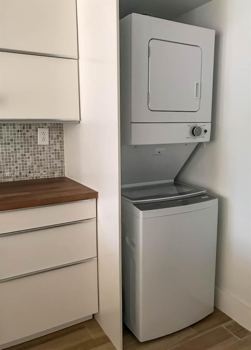 BRICKELL PLACE PHASE II C - Residential