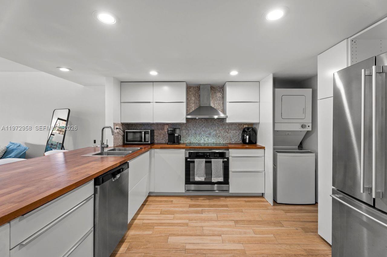 BRICKELL PLACE PHASE II C - Residential