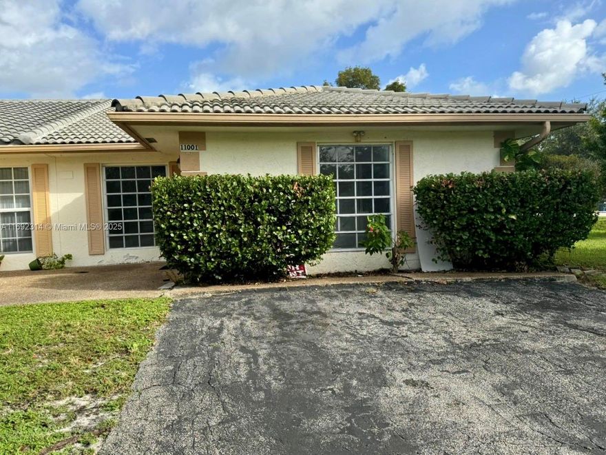 Charming and spacious 3-bedroom & 2-bathroom Twin Home for sale in the highly desirable Coral Springs. The unit features ample living space, natural light, fenced backyard, expansive side yard, new ac unit and SS appliances, making it an ideal place to call home. Situated in a prime neighborhood, you'll be just minutes away from shopping, dining, parks, and main roads. Available at the best price in the area, don’t miss out on this fantastic opportunity! Please note this is NOT a Duplex, only the East unit (twin home) is being offered. Will sell As-Is. Tenant Occupied.