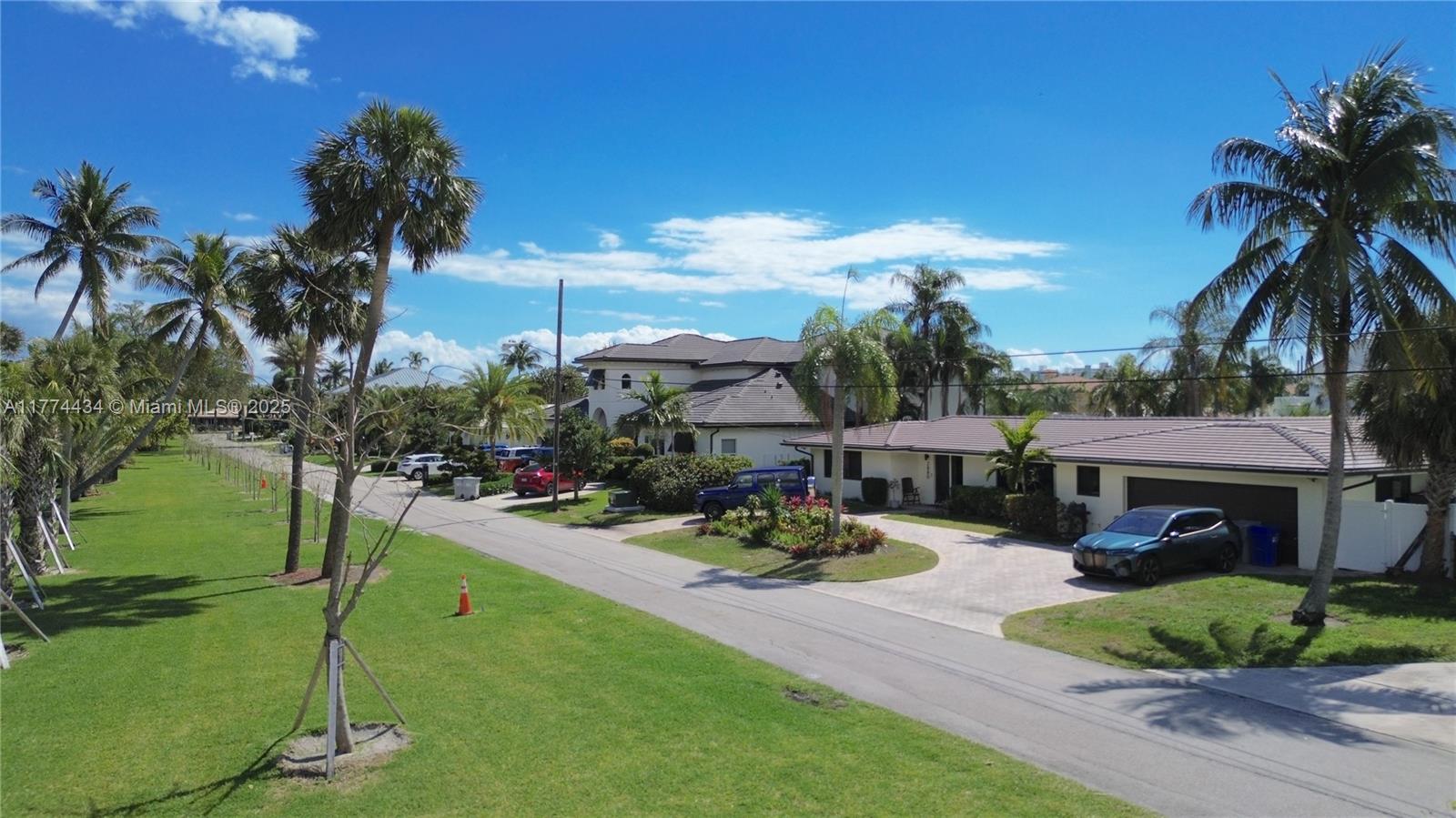 2880 NE 23rd Pl