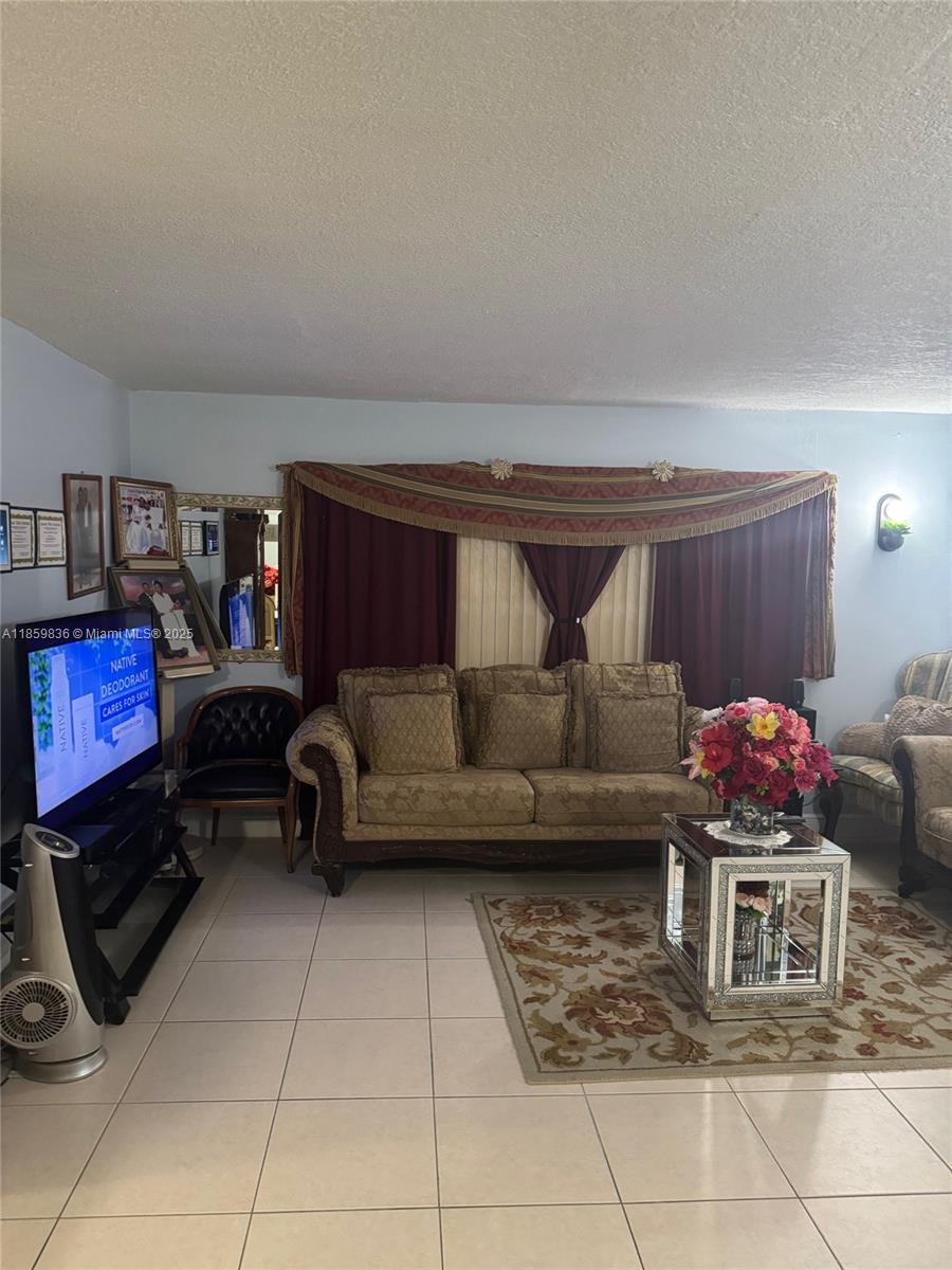 130 NE 202nd Ter S25