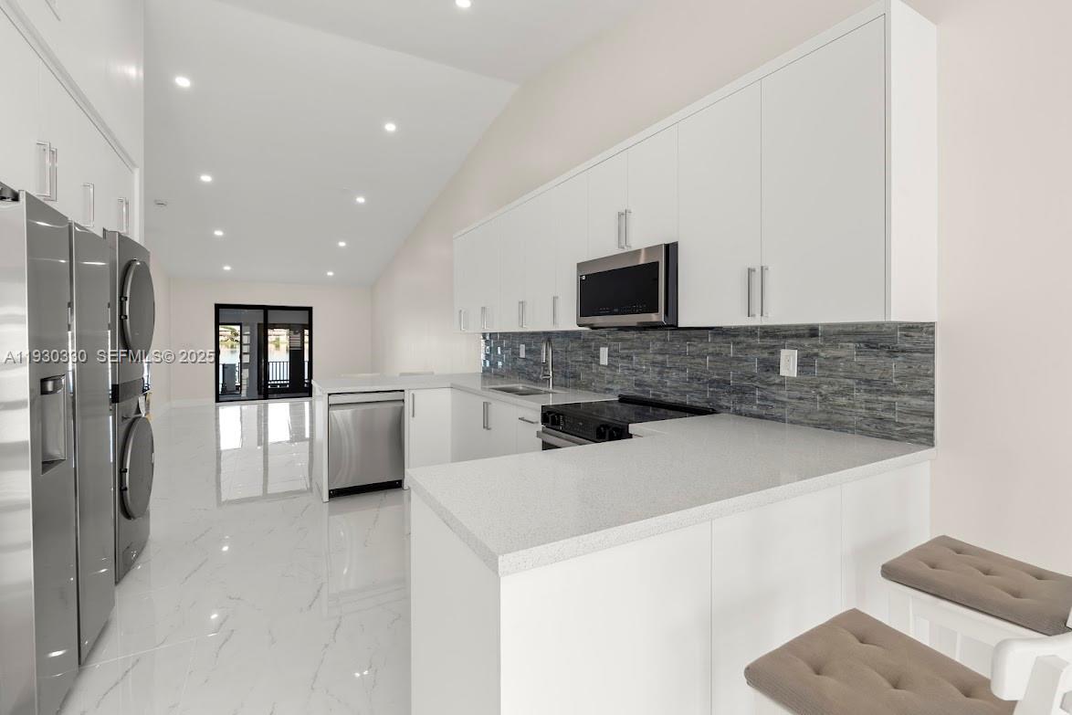 ALAMEDA BY THE LAKE - Residential