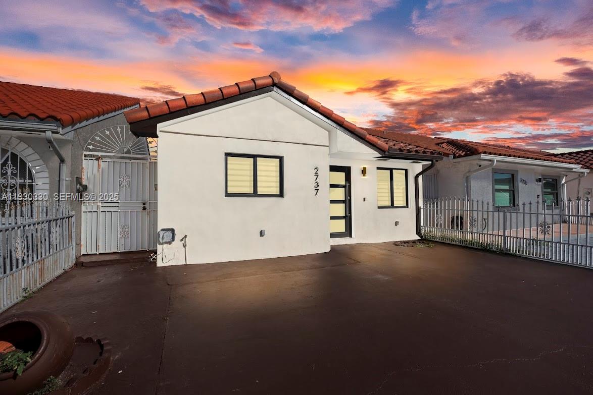 ALAMEDA BY THE LAKE - Residential