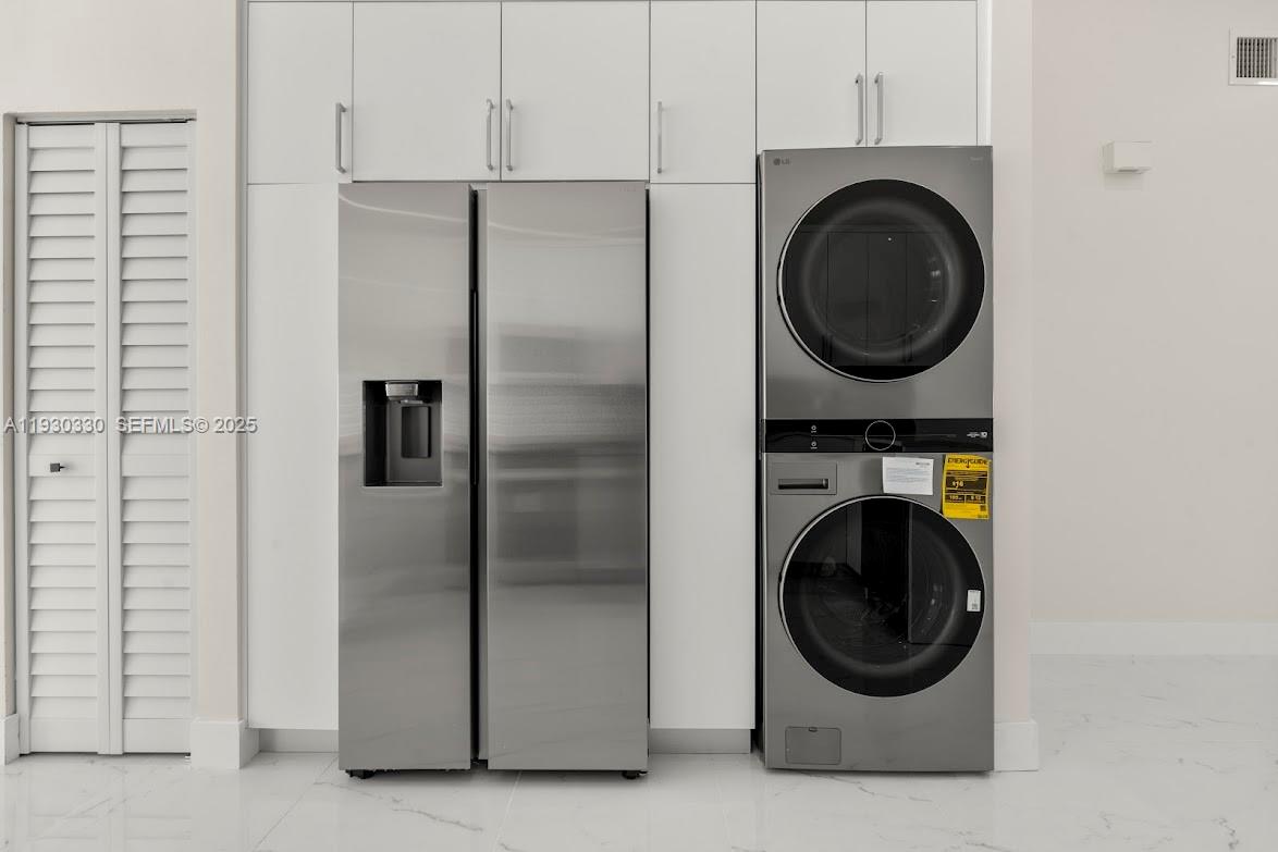 ALAMEDA BY THE LAKE - Residential