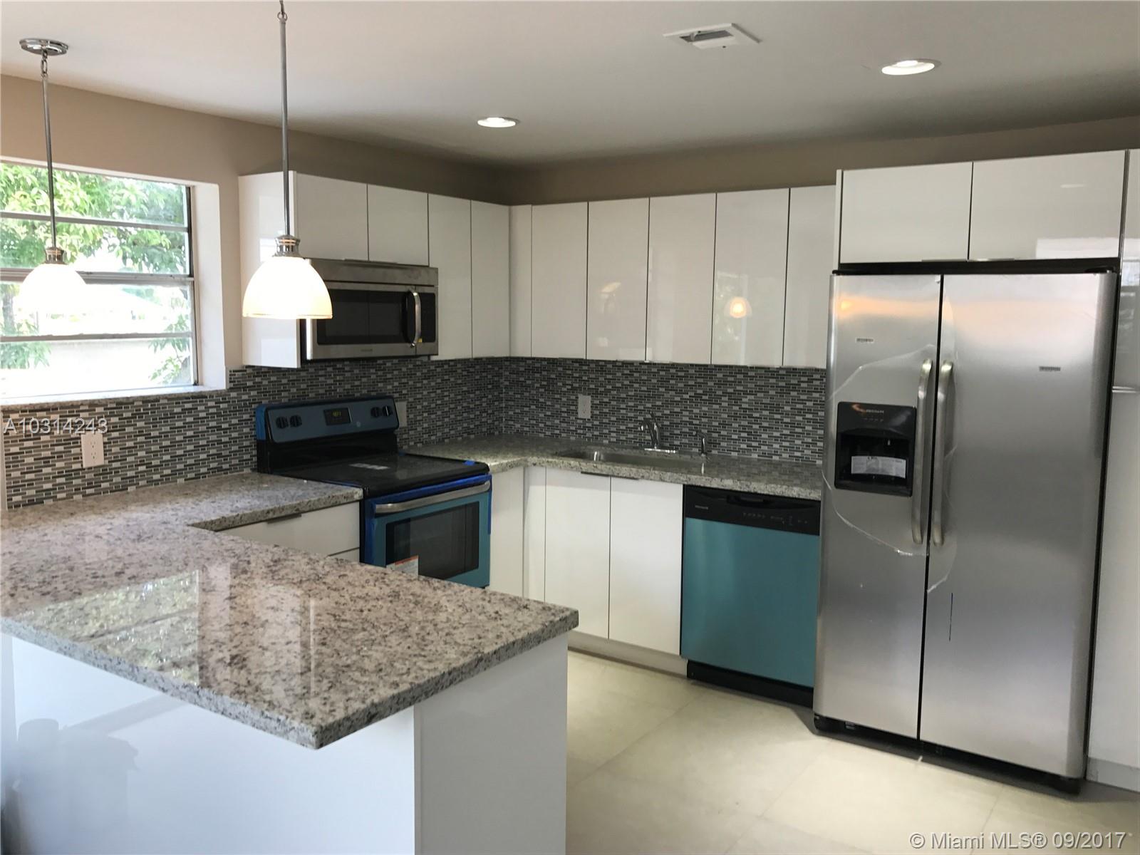 MYRA DELLS - Residential