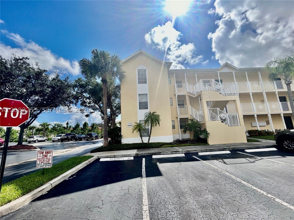 Photo of 6324 La Costa Dr #B, Boca Raton, FL 33433 (MLS # A12082253)