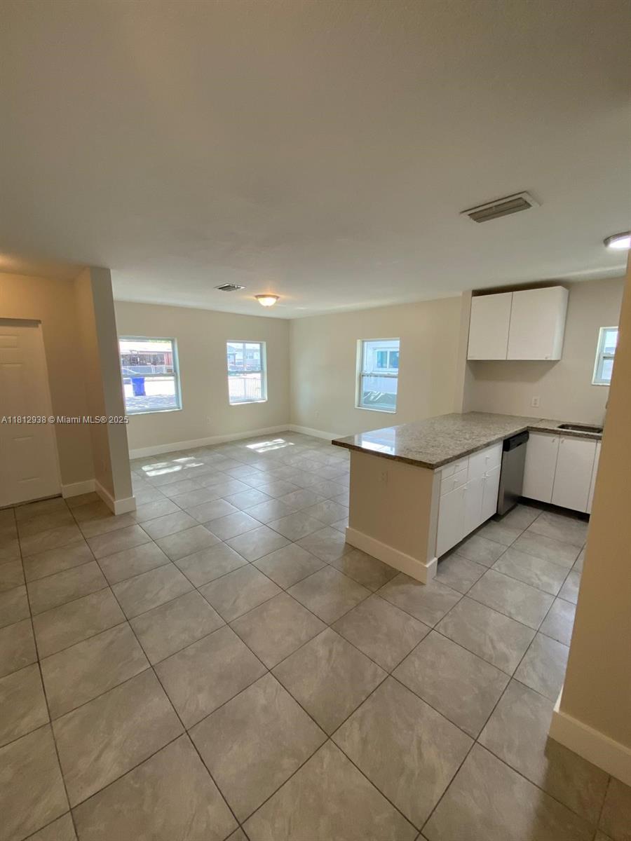 5447 NW 5th Ct