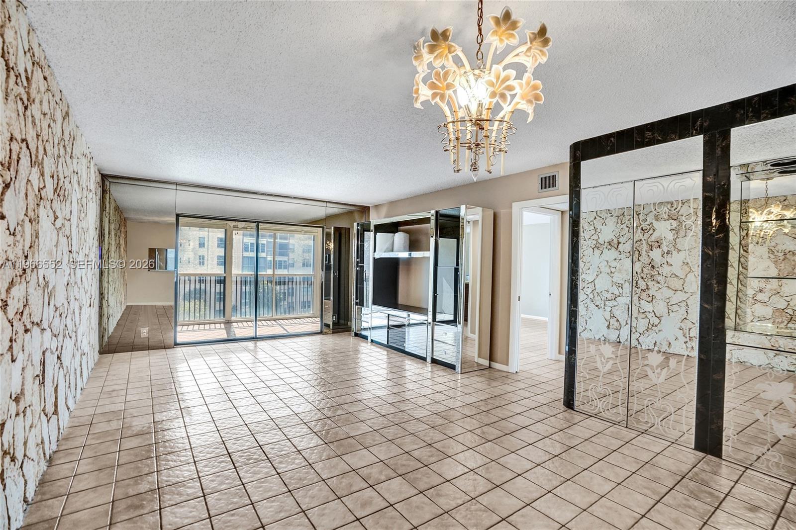 HUNTINGTON LAKES SEC ONE - Residential