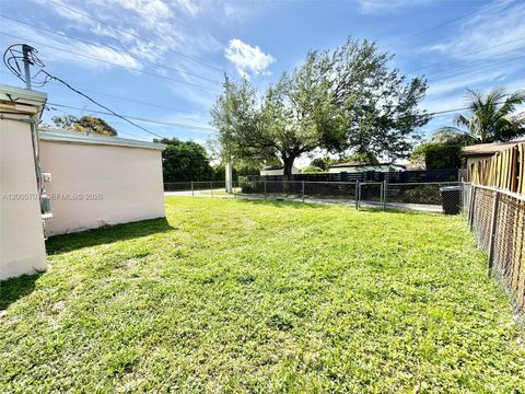 Tiny photo for 1698 NE 177th St, North Miami Beach, FL 33162 (MLS # A12005701)