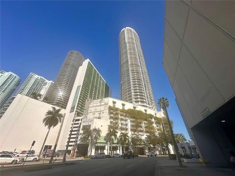 1750 N Bayshore Dr 1615 Miami FL 33132