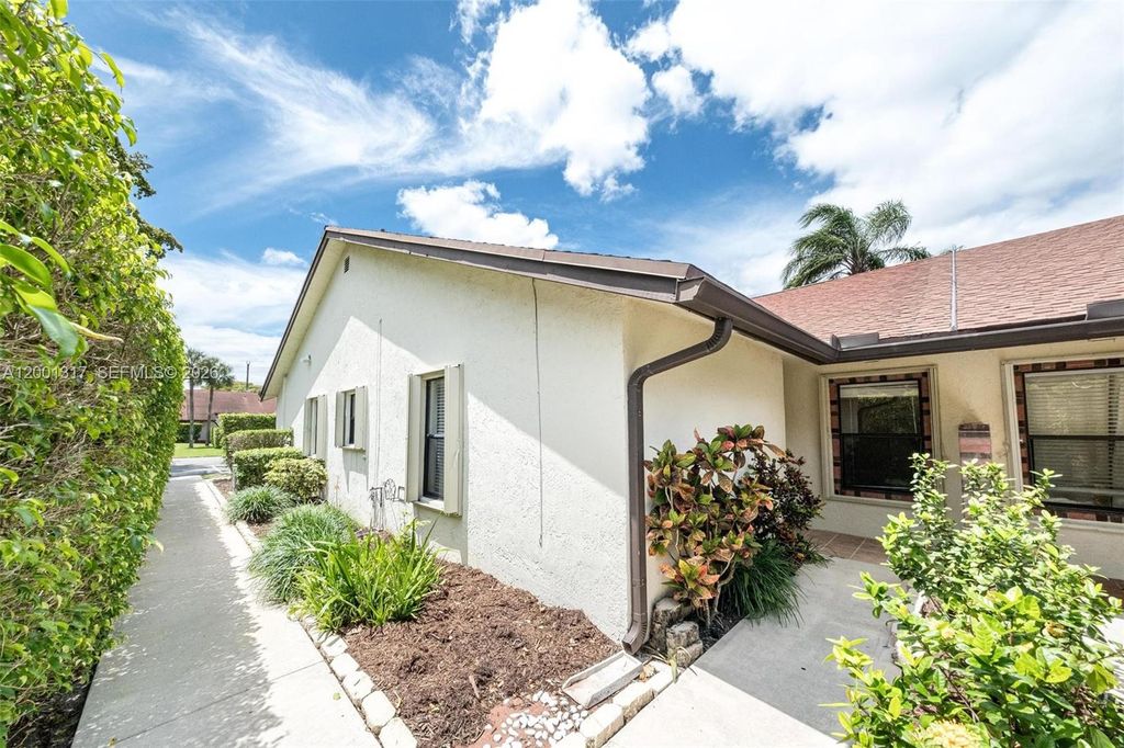 Photo of 23128 Barwood Park Ln #A, Boca Raton, FL 33433 (MLS # A12001317)