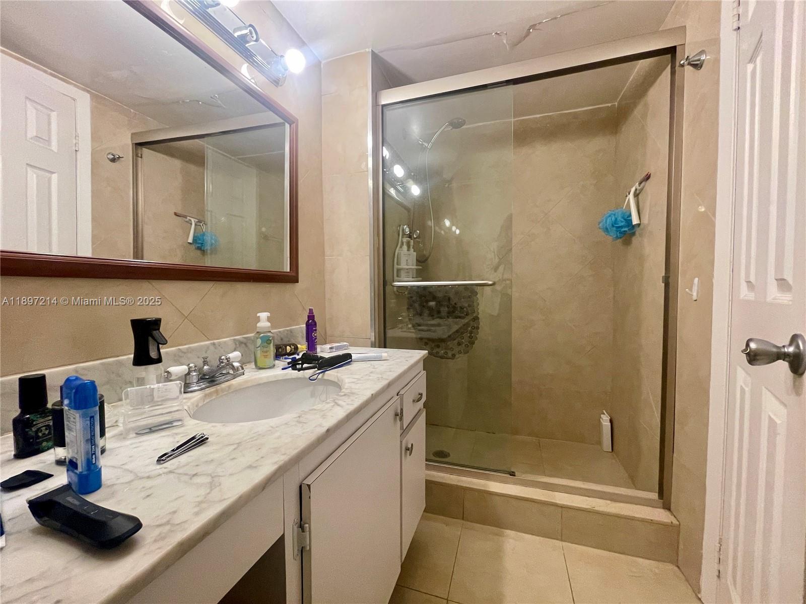 COMMODORE PLAZA CONDO - Residential