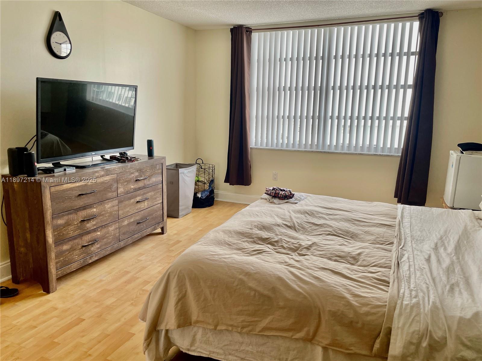 COMMODORE PLAZA CONDO - Residential