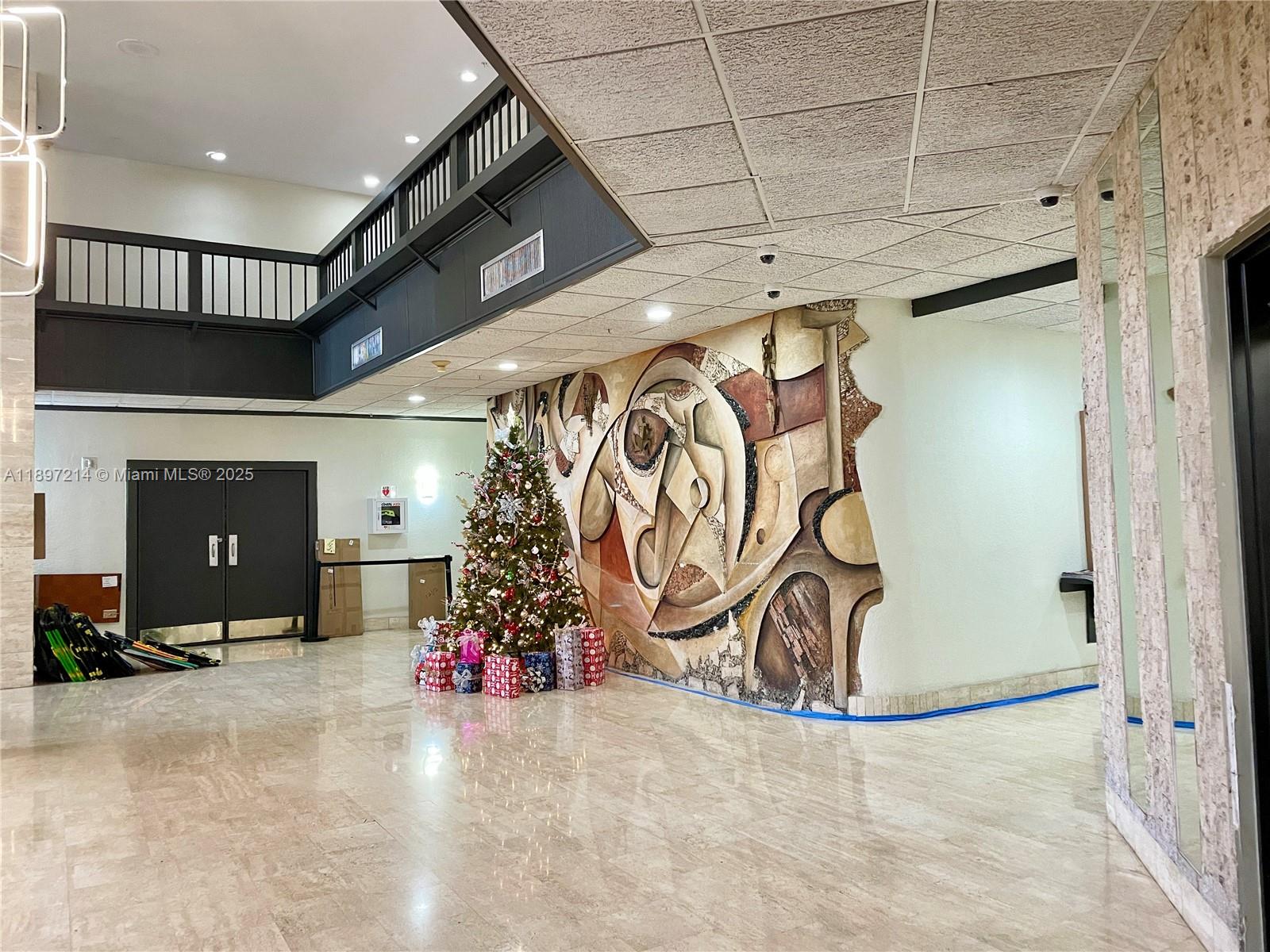 COMMODORE PLAZA CONDO - Residential