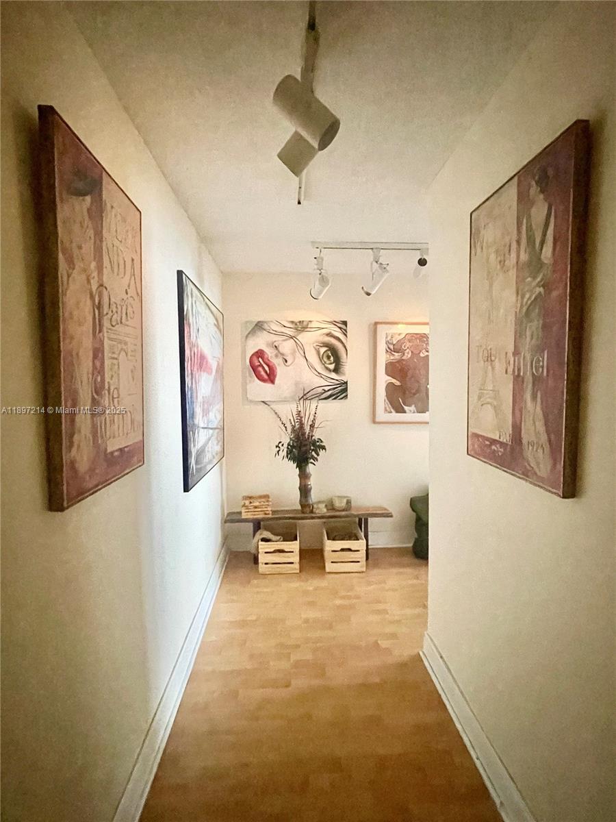 COMMODORE PLAZA CONDO - Residential