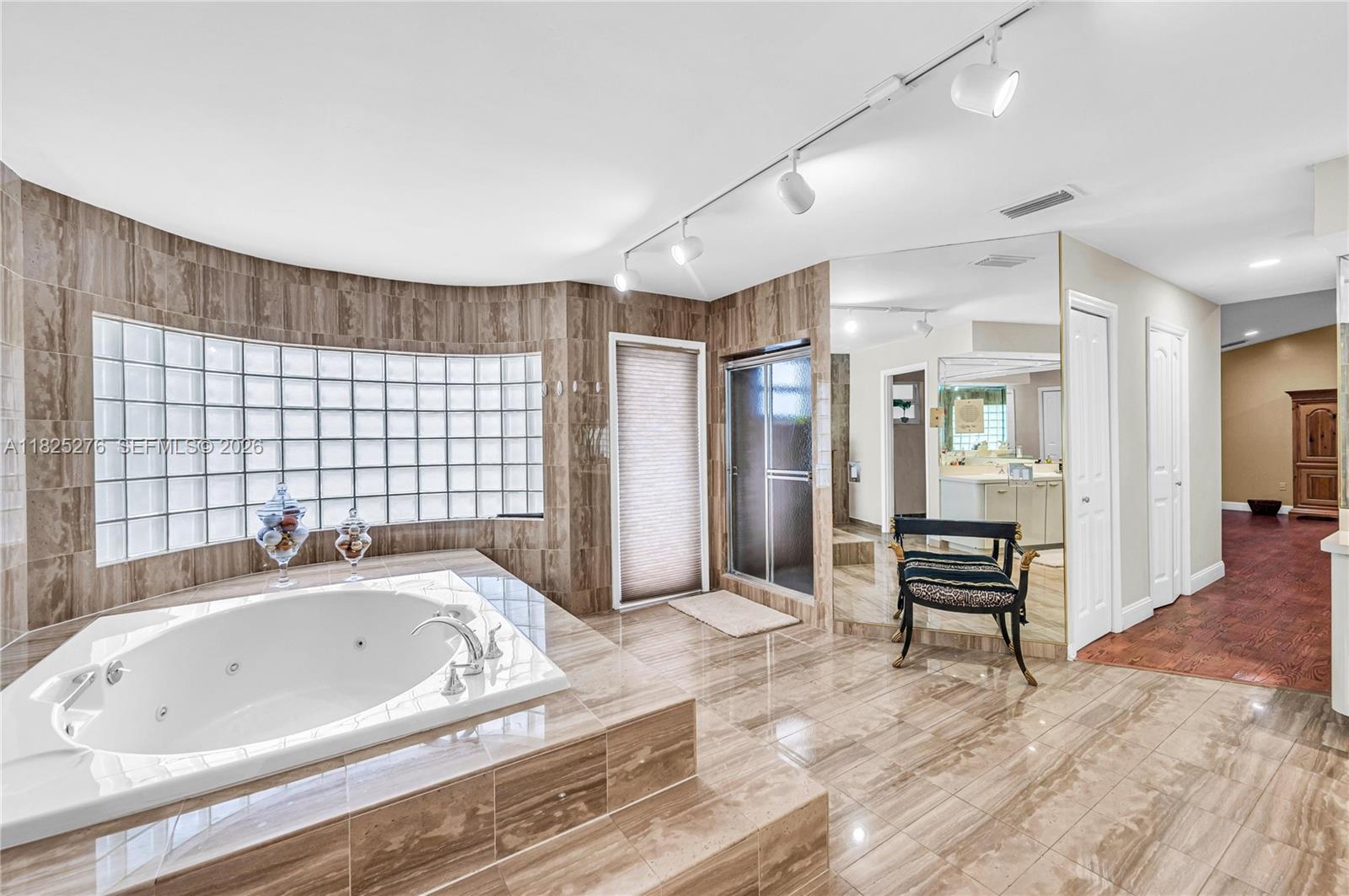 COURTS OF GALLOWAY GLEN - Residential