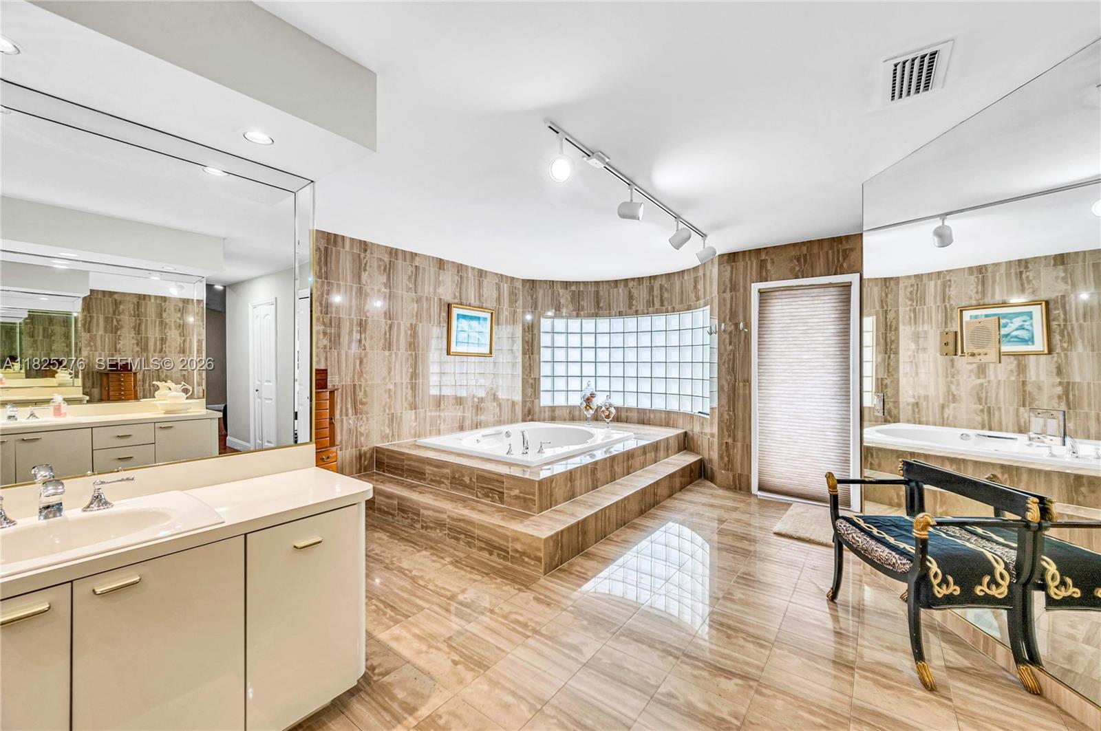 COURTS OF GALLOWAY GLEN - Residential