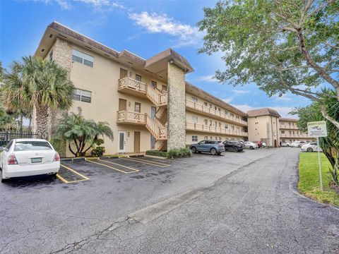 A home in Lauderdale Lakes