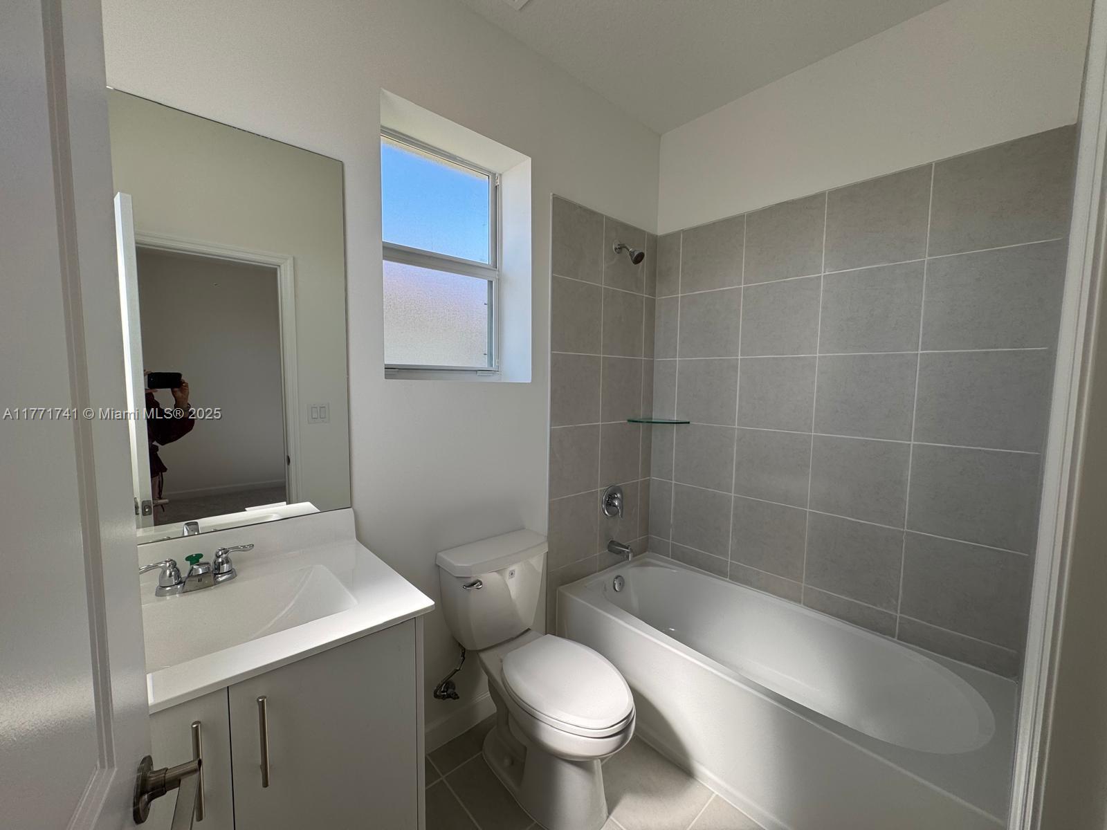 ALTAMIRA - Residential Lease
