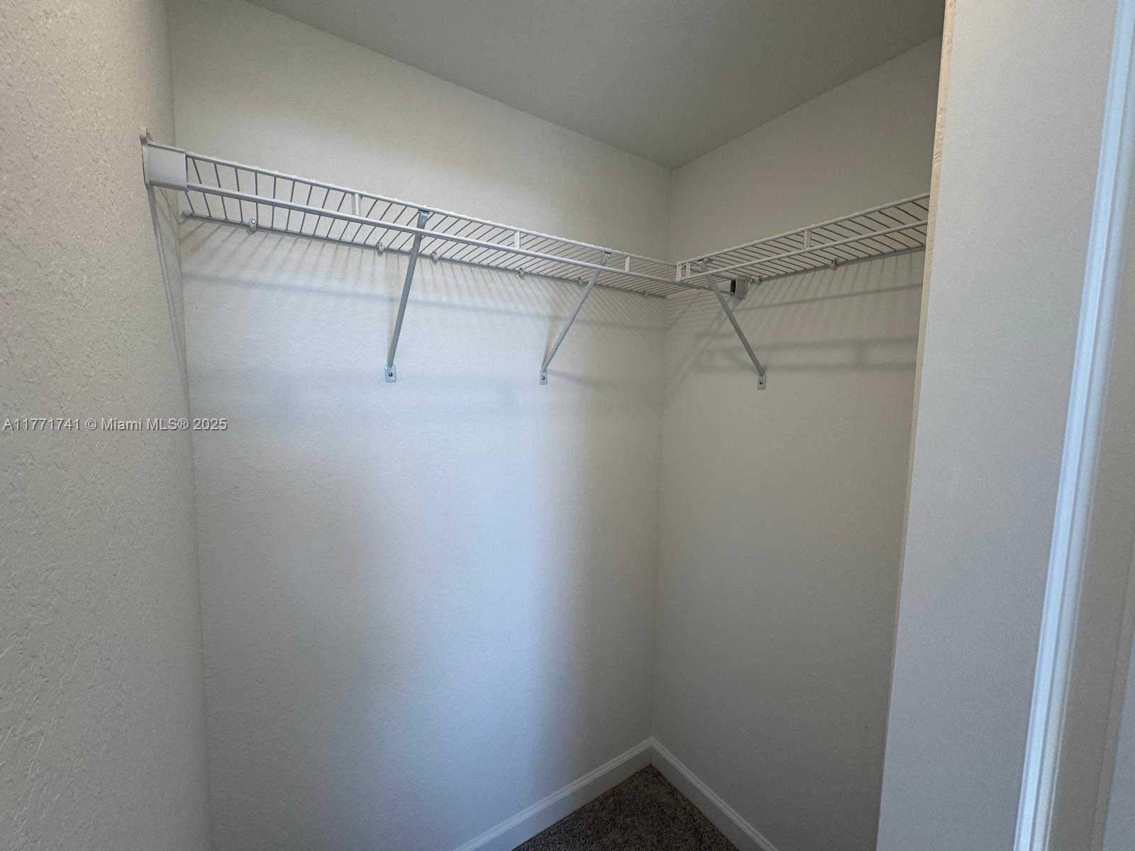ALTAMIRA - Residential Lease