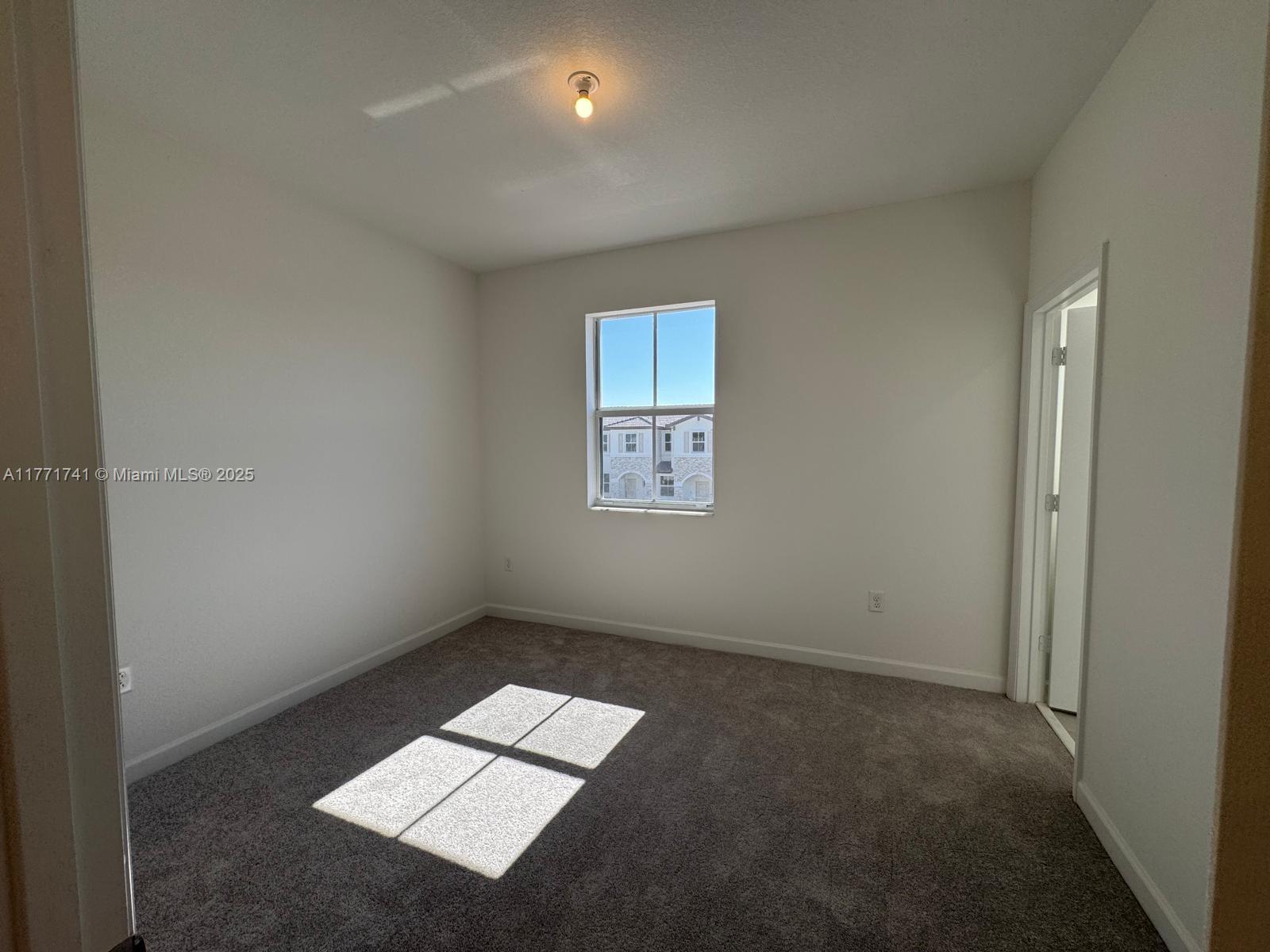 ALTAMIRA - Residential Lease